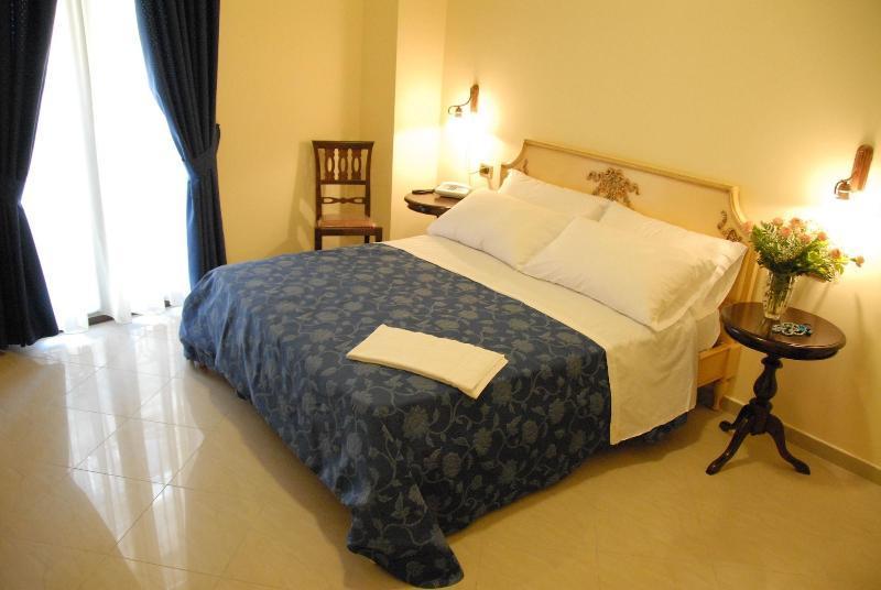 Garibaldi Relais Bed & Breakfast Шака Екстериор снимка