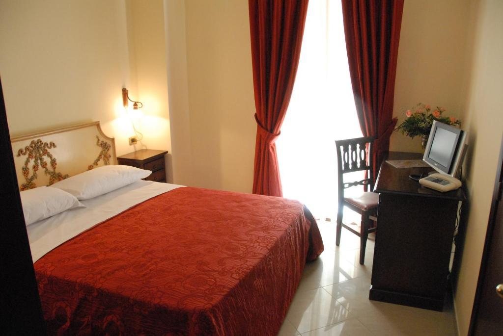 Garibaldi Relais Bed & Breakfast Шака Стая снимка