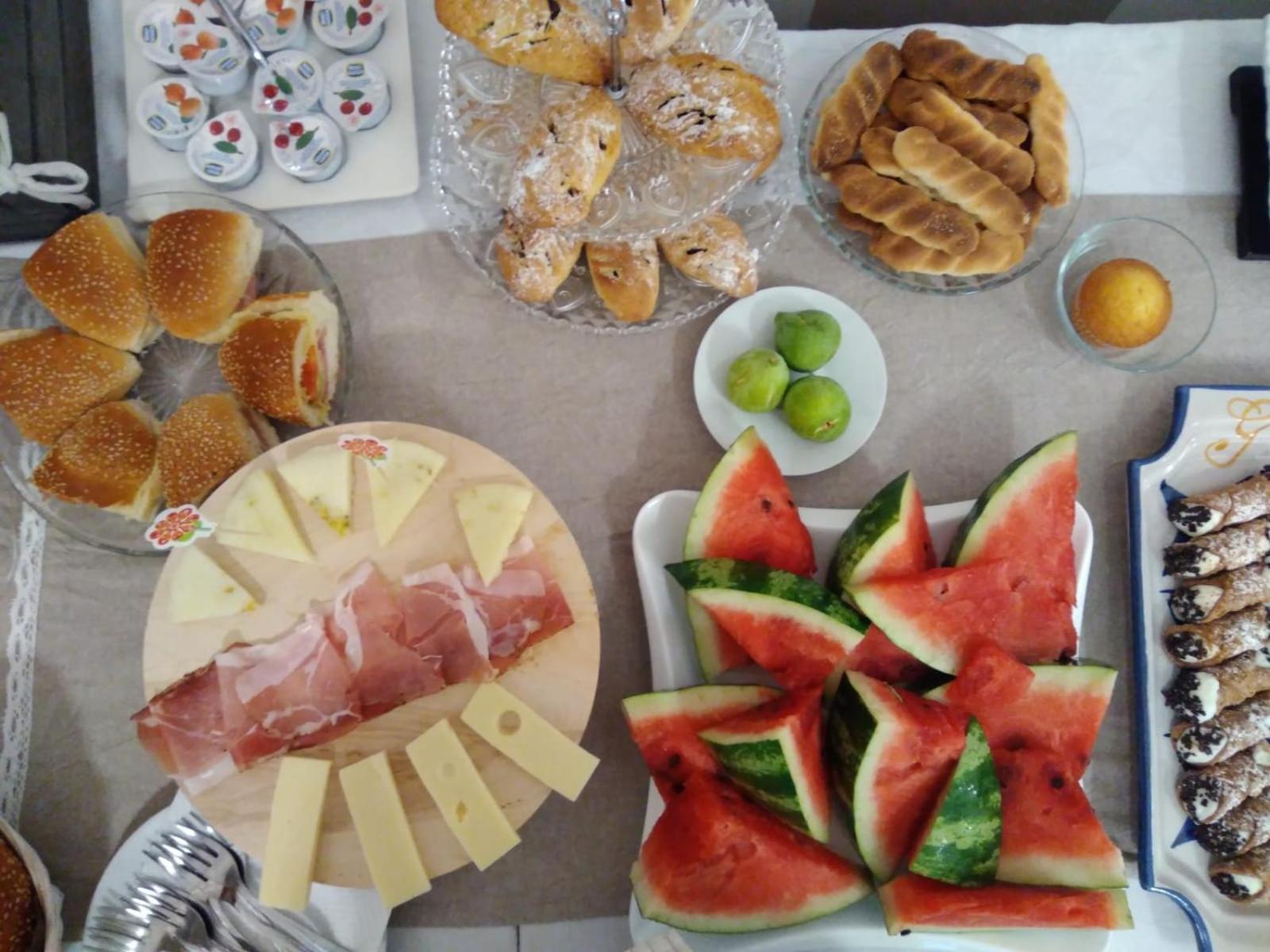 Garibaldi Relais Bed & Breakfast Шака Екстериор снимка
